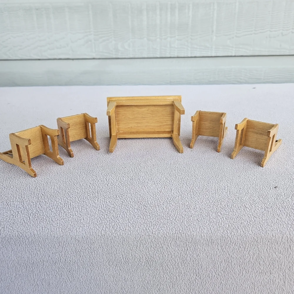 Dollhouse Miniature Dining Room Table 4 Chairs Wood Red Checkered Cushion 1:12